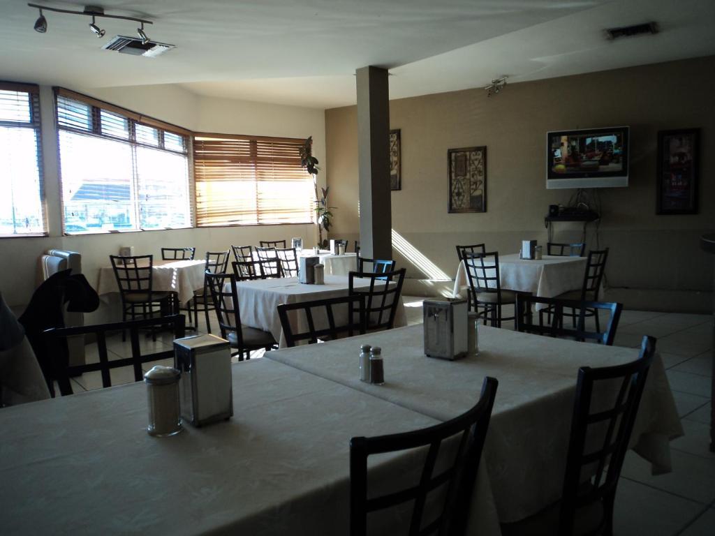 Hotel Monaco Ciudad Juarez Bagian luar foto