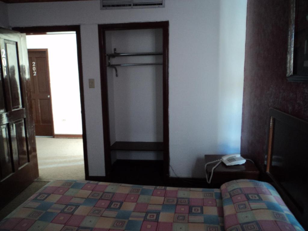 Hotel Monaco Ciudad Juarez Bagian luar foto