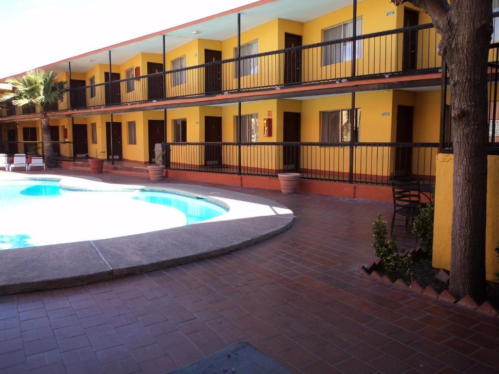 Hotel Monaco Ciudad Juarez Bagian luar foto
