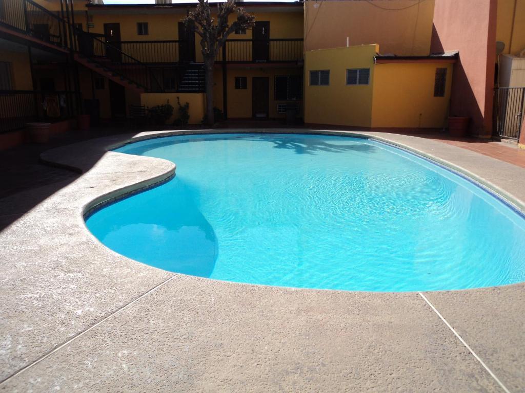 Hotel Monaco Ciudad Juarez Bagian luar foto