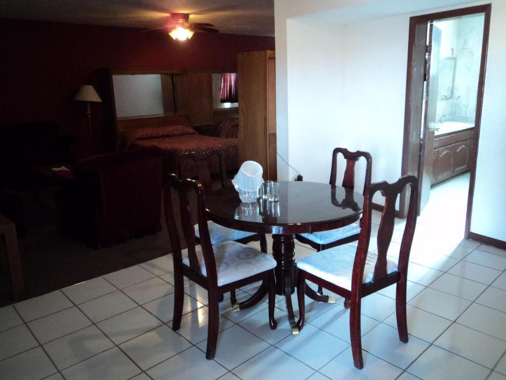 Hotel Monaco Ciudad Juarez Bagian luar foto