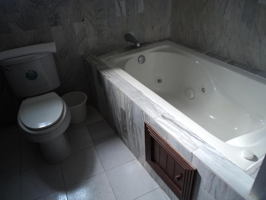 Hotel Monaco Ciudad Juarez Bagian luar foto